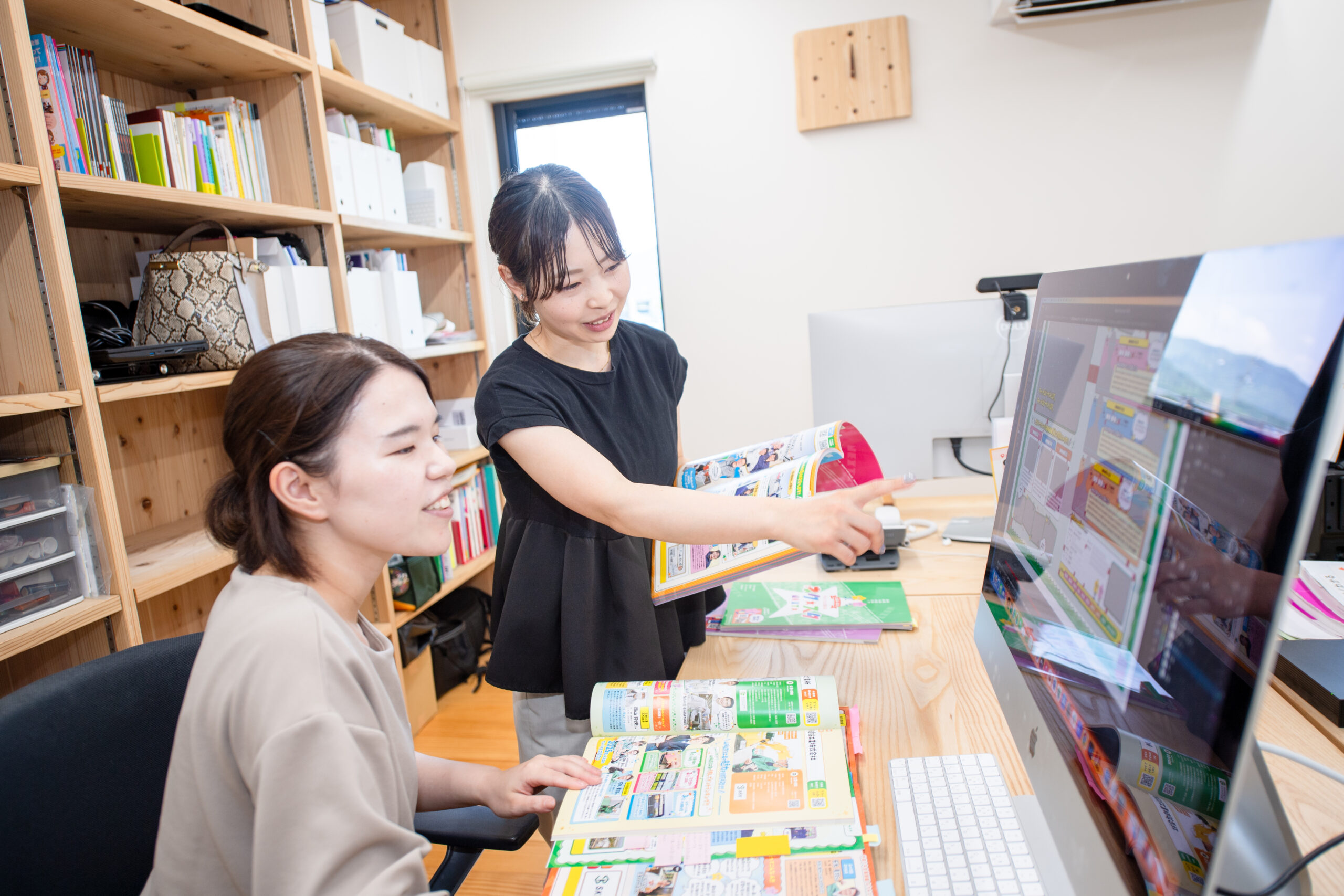 ＜社内一貫体制＞
企画デザイン業務からホームページの制作、写真撮影、動画制作まですべて社内スタッフで対応可能です。お客様の要望に迅速に対応でき体制を整えています。