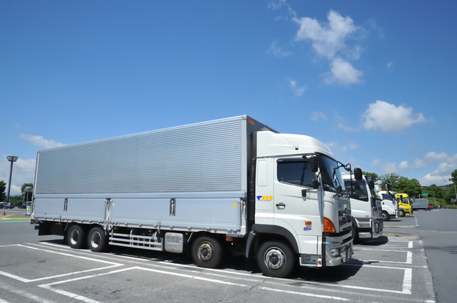 対応車両_大型小型中型トラック・バス用タイヤ